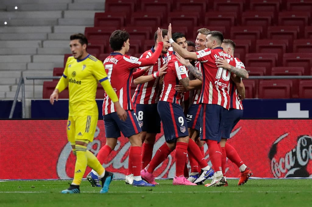Con goles de Joao Félix, Llorente y Suárez, lo del Cholo se quedaron con los tres puntos; ‘Choco’ Lozano salió al 61’. | Joao Félix (8’, 90’) abrió y cerró la cuenta. Llorente (22’) y Suárez (51’) también marcaron. Héctor Herrera Salió al 62’.