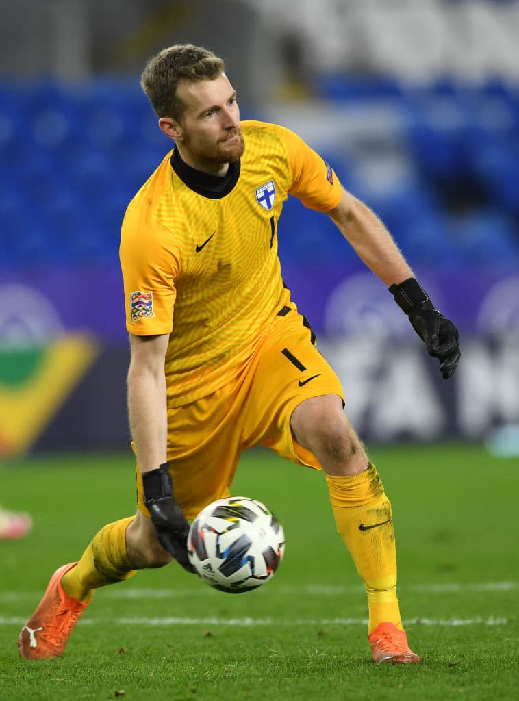 El arquero del Leverkusen, Lukas Hradecky, sería titular indiscutible de recuperarse de su lesión en el tendón de Aquiles.