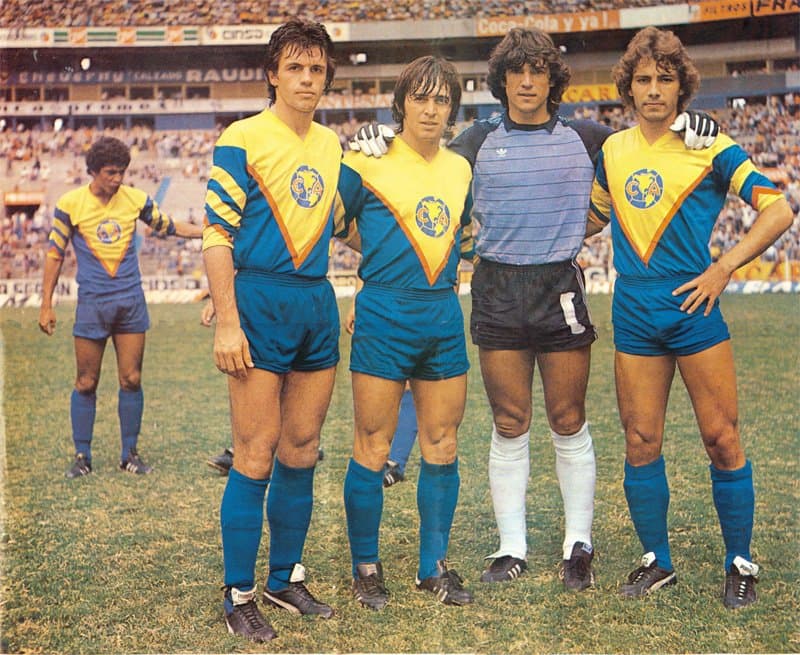 A los 16 años formó parte del América en dos etapas de su vida.