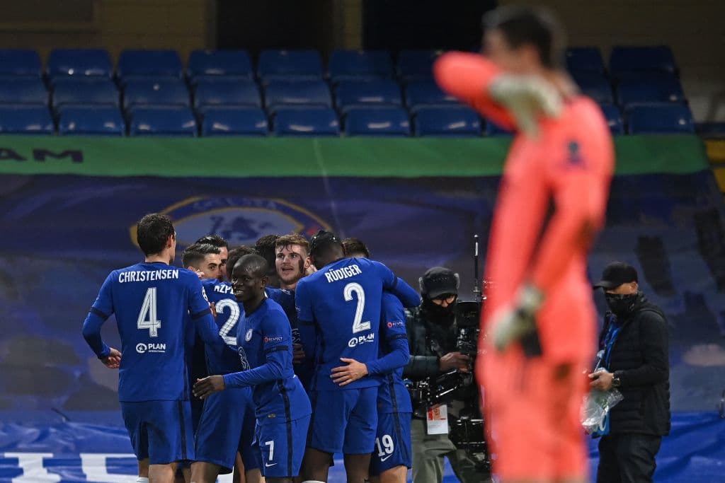 Chelsea derrota en casa al Real Madrid 2-0 durante el partido de vuelta en la semifinal de la UEFA Champions League. Con goles de Timo Werner (28') y Mason Mount (85'), los 'Blues' dejan fuera a los 'Merengues' con un marcador global 3-1 y se enfrentarán a la final contra el Manchester City de Guardiola.