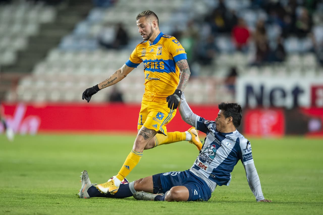 Roberto de la Rosa agarra adelantado a Nahuel y consigue el tanto que la da la victoria a 1-0 sobre los Tigres. Los felinos quedan fuera de del repechaje y Pachuca recupera posiciones y llega a la onceava plaza.