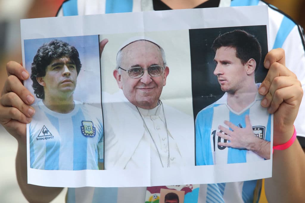 Papa Francisco responde sobre quién es su favorito, ¿Messi o Maradona?
