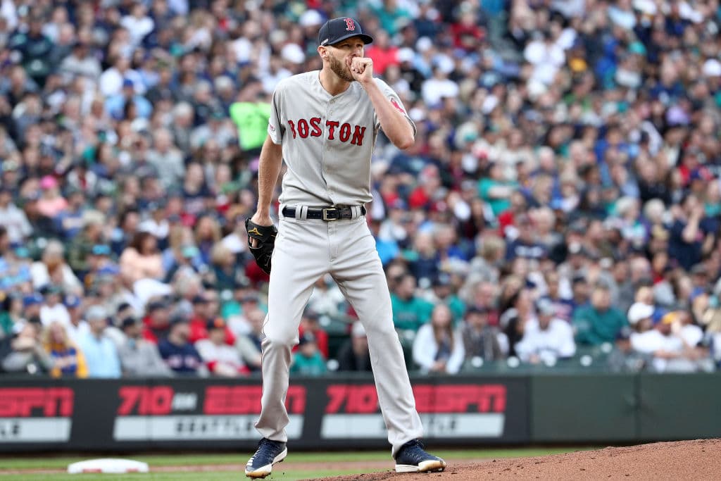 Sale apenas permaneció 3.0 innings en la lomita, le dieron seis imparables, tres de ellos jonrones, permitió siete carreras limpias, abanicó a cuatro y dio dos bases por bolas.