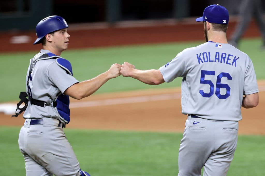 Los de Los Angeles tundieron 15-3 a los de Atlanta y ganan su primer juego de la serie; Houston derrotó a los Rays 4-3 y dejan la serie 3-1.