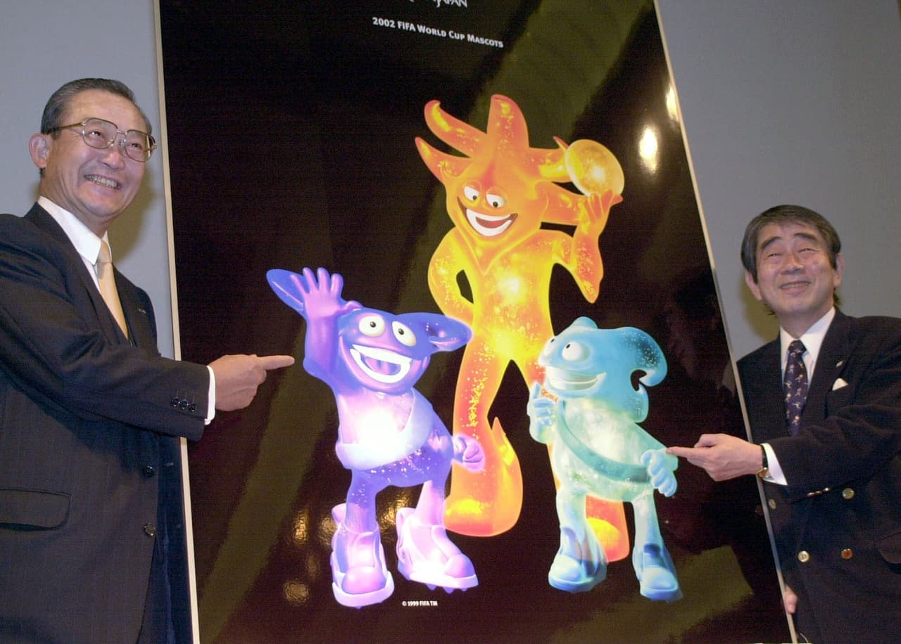 En la Copa de Corea y Japón se fueron a un extremo de creatividad. Kaz, Ato y Nik eran tres mascotas futuristas hechas, según la explicación, de energía.