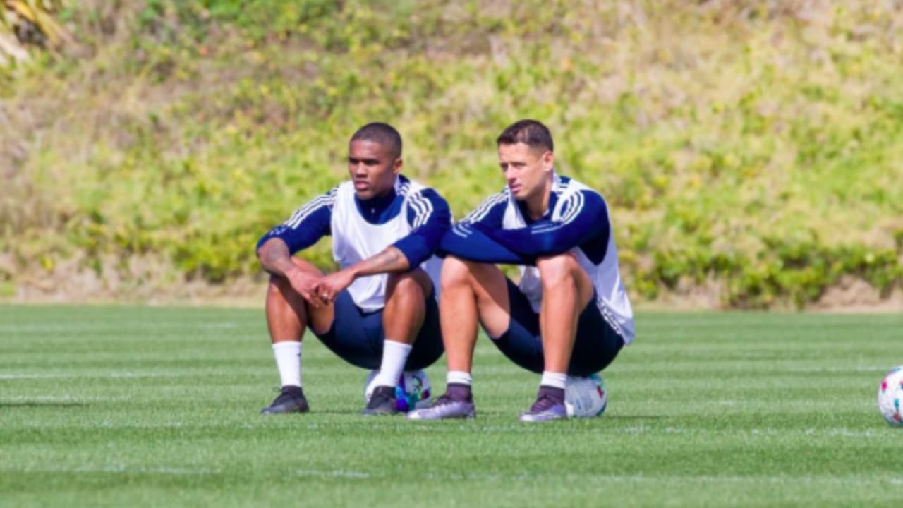 Estrella de la Juve aplaude la dupla Chicharito-Douglas Costa