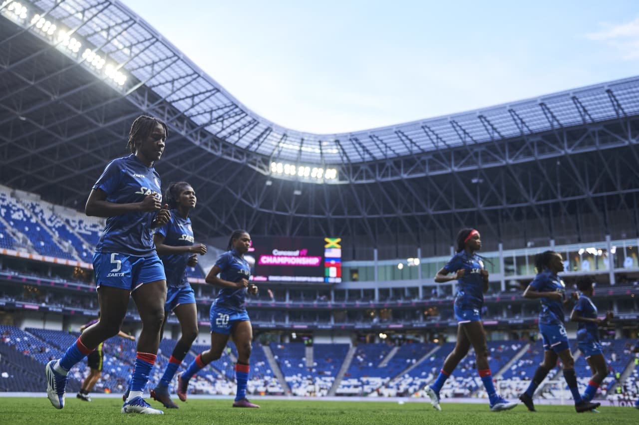 La selección mexicana femenil se jugaba medio boleto al Mundial en su segundo partido del Premundial de Concacaf tras haber caído con Jamaica. El Tri tenía que vencer a Haití para encarar el juego ante Estados Unidos con relativa calma.