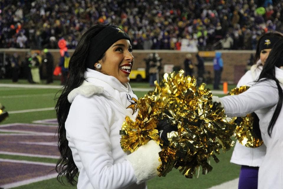 Esta preciosa chica de bellos ojos es integrante de las cheerleaders de los Minnesota Vikings. En su segundo año, checa lo mejor de ella.