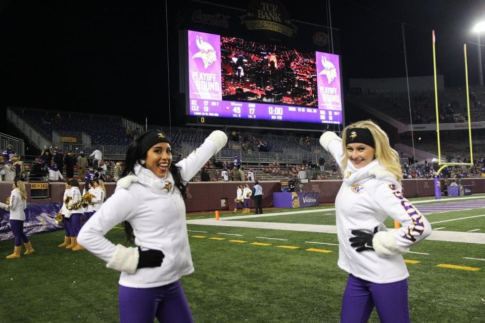 Esta preciosa chica de bellos ojos es integrante de las cheerleaders de los Minnesota Vikings. En su segundo año, checa lo mejor de ella.