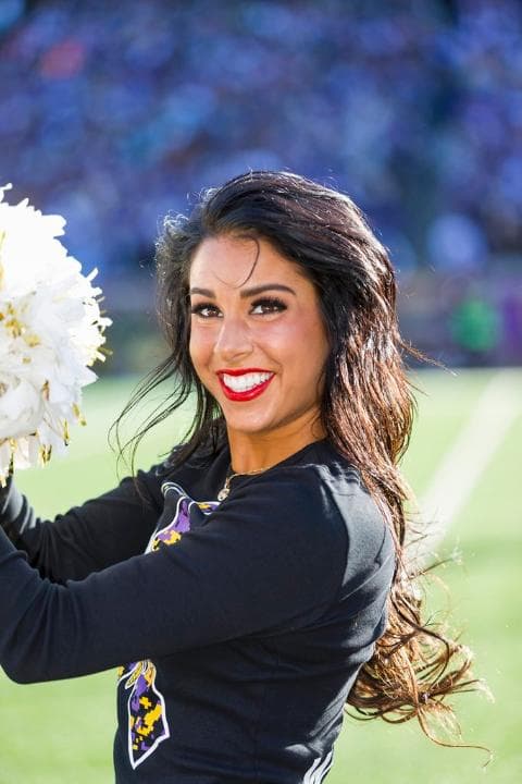 Esta preciosa chica de bellos ojos es integrante de las cheerleaders de los Minnesota Vikings. En su segundo año, checa lo mejor de ella.