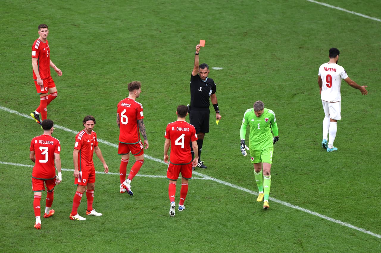 Wayne Hennessey fue el primer expulsado del Mundial Qatar 2022.
