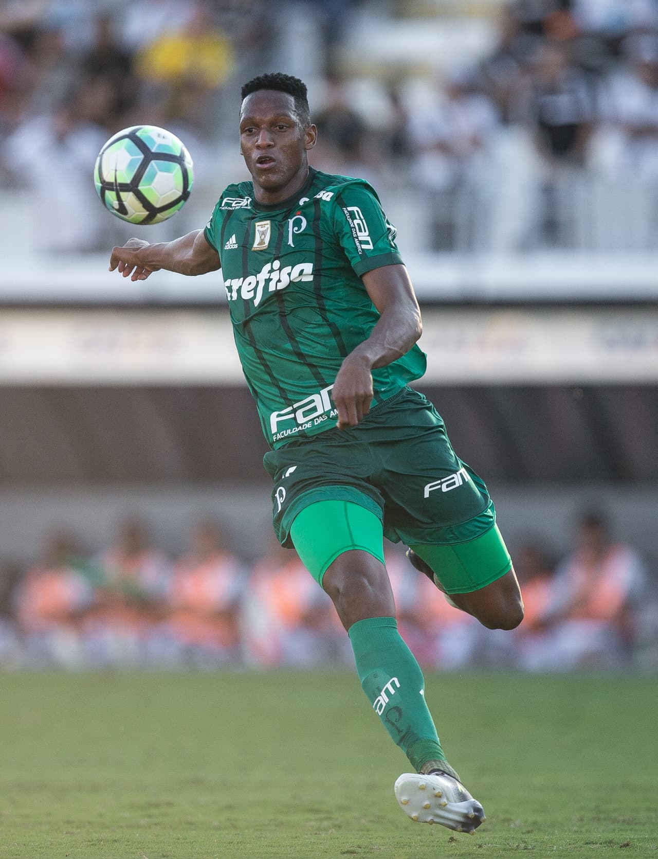Cerca del final de su paso por el Palmeiras, una lesión del quinto metatarsiano lo alejó de las canchas, pero regresó con todo hasta que se confirmó su salto a Europa.