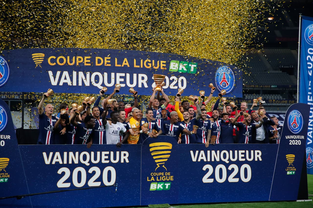 Así festejaron Neymar, Mbappé y el PSG su triple corona | Tras conseguir la Copa de la Liga de Francia los festejos no se hicieron esperar.