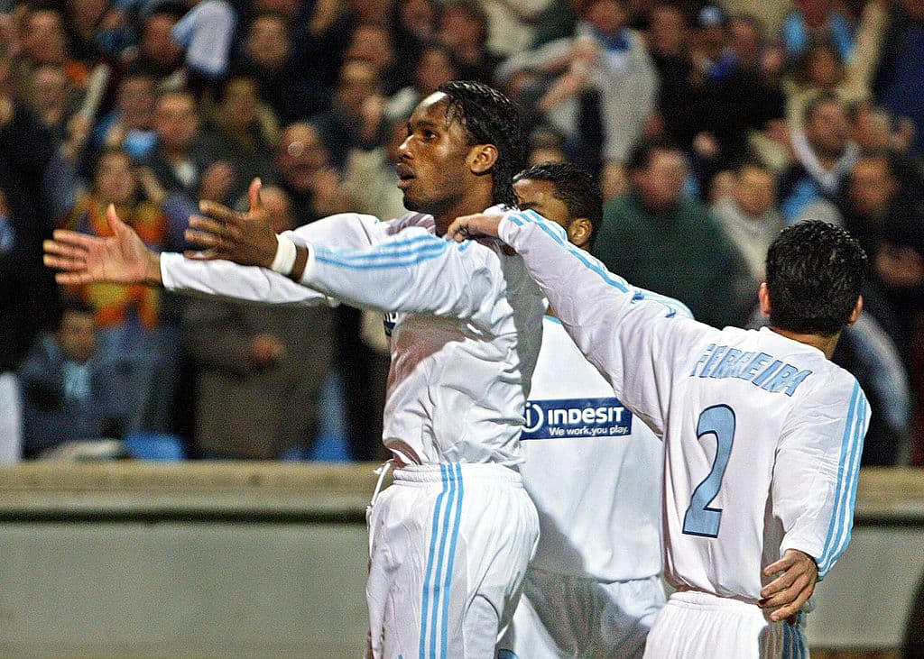 La situación política y de pobreza que atravesaba el país motivó a que sus padres lo enviaran a Francia con tan solo cinco años de edad. Encontrando asilo en tierras galas con un tío, el pequeño Didier volvió tiempo después a África tras haberse enfermado de gravedad. Repuesto, retornó a Francia para comenzar su carrera como futbolista con Levallois.