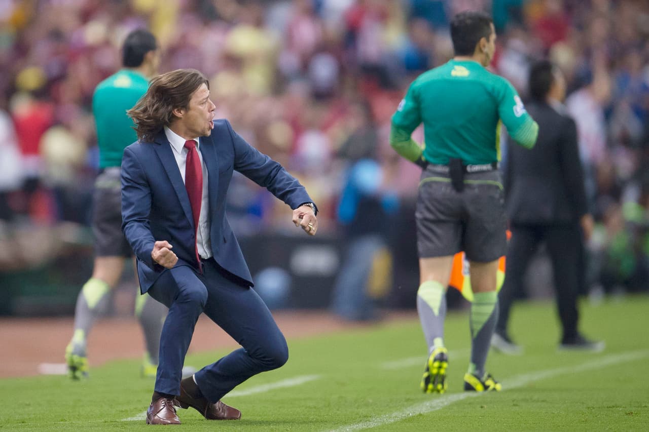 Demuestra en la cancha toda la pasión que siente por el fútbol y por sus logros. Cada gol es un grito desde lo más profundo.