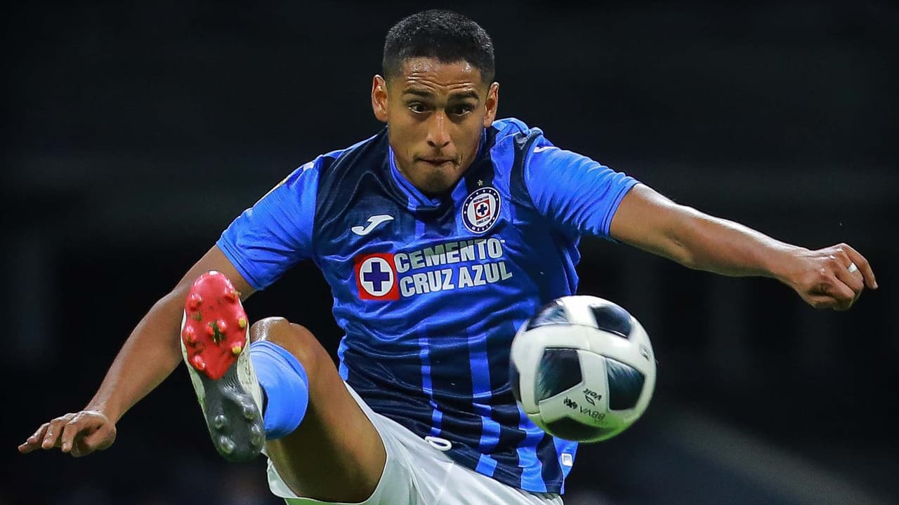 Cruz Azul ofrece a Luis Romo a Rayados Monterrey