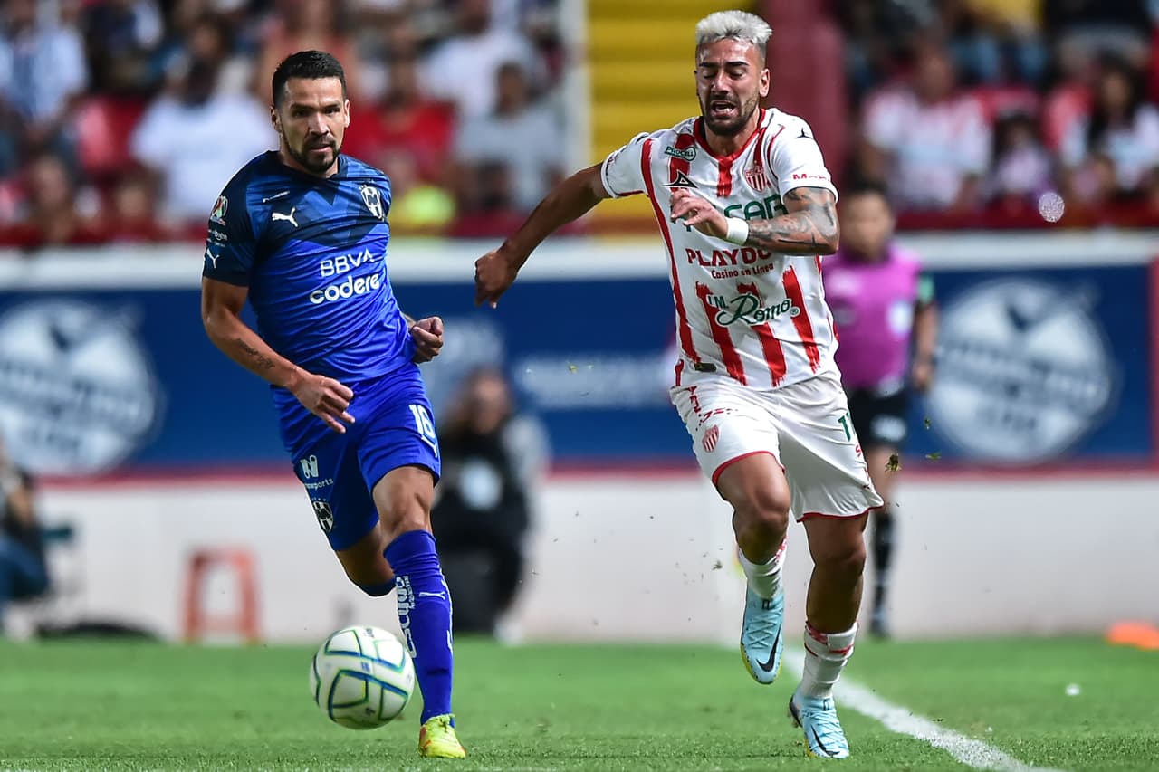 Con goles de Rodrigo Aguirre y Ponchito González, Monterrey vino de atrás para vencer 1-2 al Necaxa y treparse de forma momentánea en la cima del Apertura 2022.