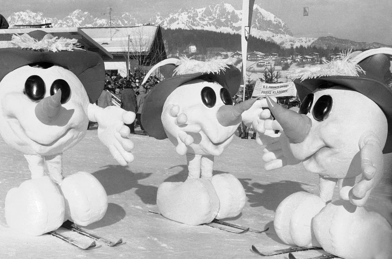 La mascota con la idea más simple y por lo mismo criticada fue la de los Juegos Olímpicos de Invierno de Innsbruck 1976. Un muñeco de nieve de nombre Schneemann fue el representante.