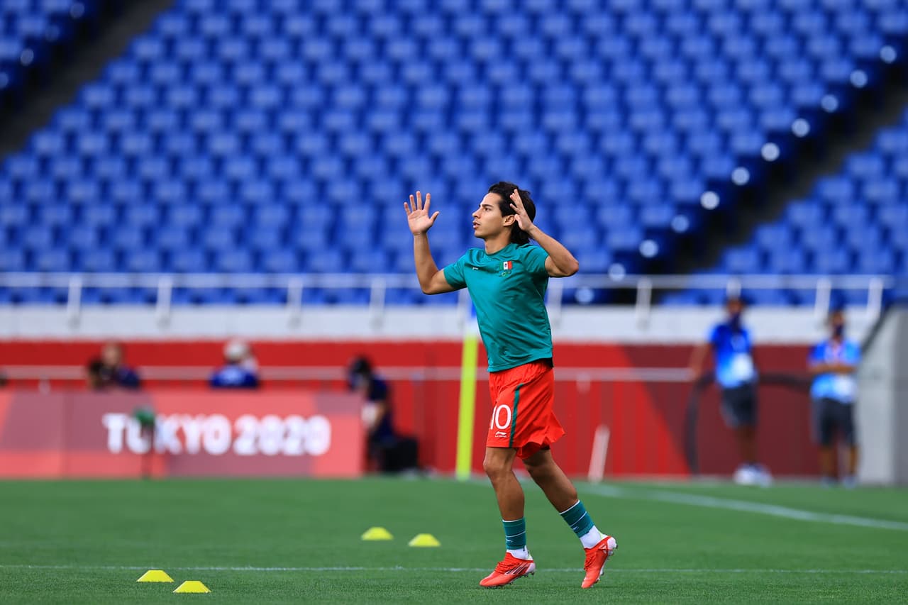 El Tri olímpico se subió al podio de Tokyo 2020 luego de vencer con claridad a Japón en el duelo por la medalla de Bronce y gracias a los goles de Sebastián Córdova, Johan Vázquez y Alexis Vega.