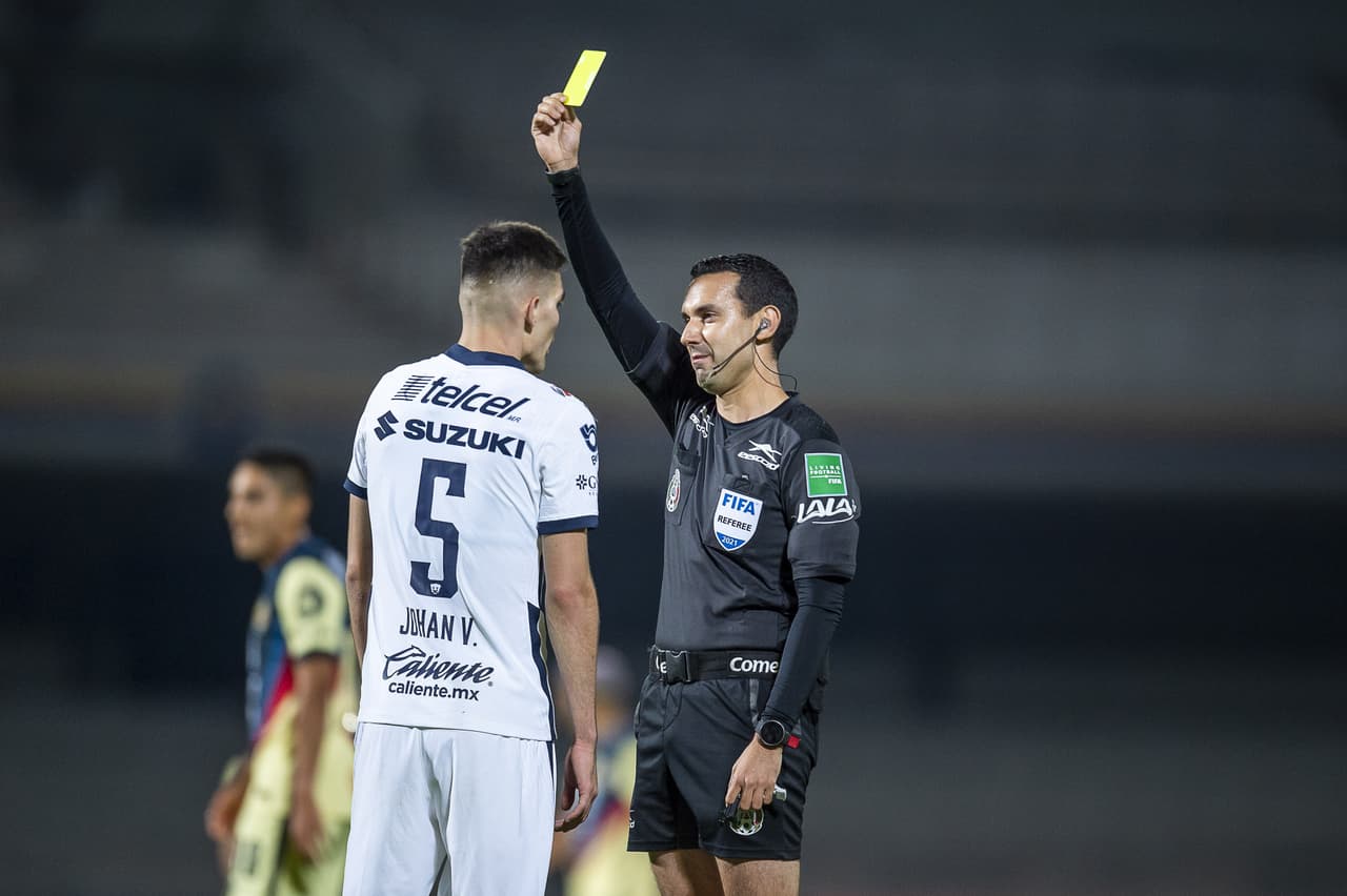Con un agónico gol de Henry Martín en los últimos minutos, América se llevó el clásico capitalino y de pasó eliminó a Pumas de toda opción de Repechaje en el Guard1anes 2021.
