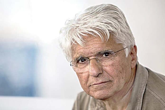 <b>Periodización Táctica</b>
<br>Autor: Vitor Frade
<br>Es una Metodología de Entrenamiento creada por el padre de la Periodización Táctica, el profesor Vítor Frade, y que es muy utilizada en el fútbol que surge hace más de treinta años.