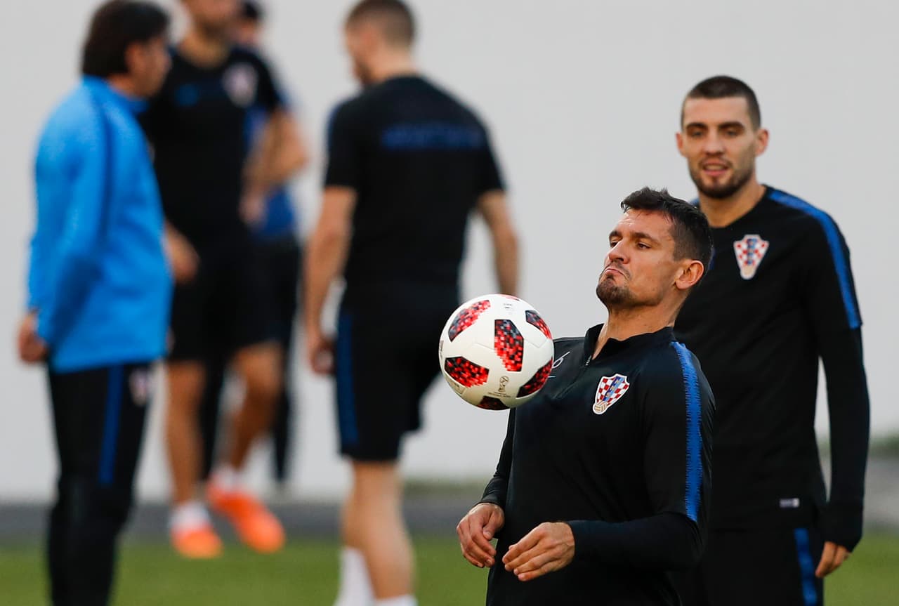 El defensa del Liverpool, Dejan Lovren, será clave en la contención del ataque ruso, con notoria fuerza en el juego aéreo.