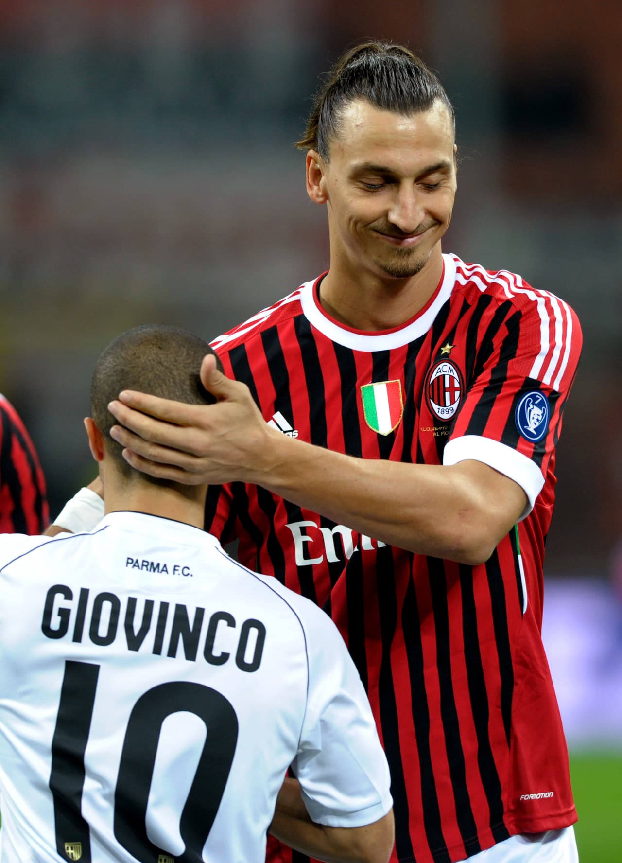 Una periodista lo cuestionó sobre su sexualidad: "Ven a mi casa y verás si soy gay. Y trae a tu hermana".