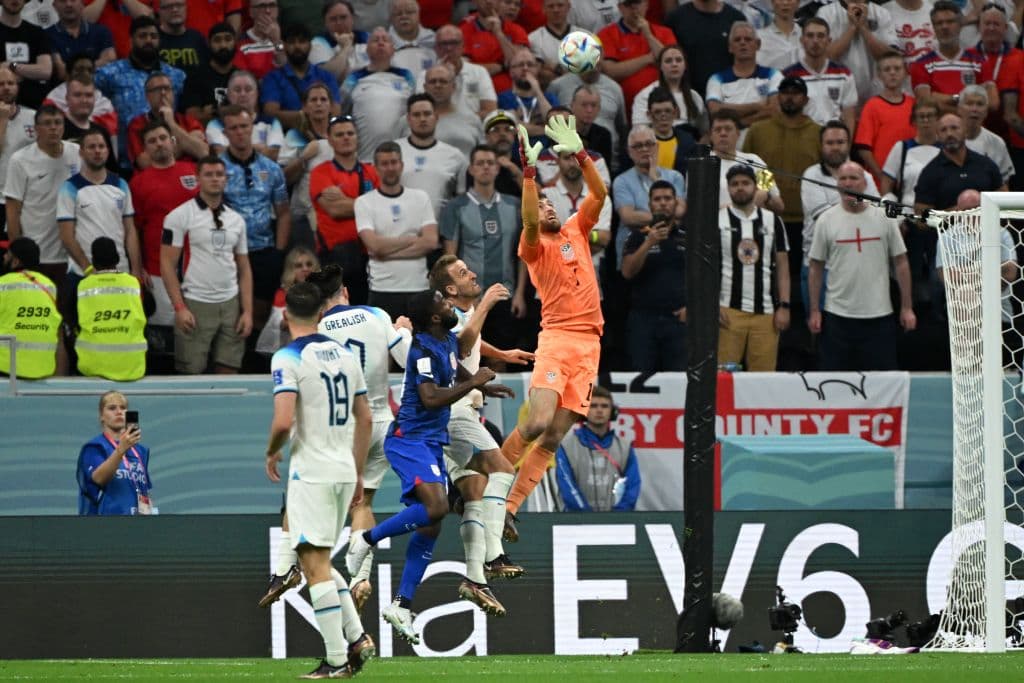 La selección estadounidense frenó a una Inglaterra plomiza y mereció más que el triste empate sin goles que sacó en esta segunda jornada del Grupo B del Mundial de Qatar.