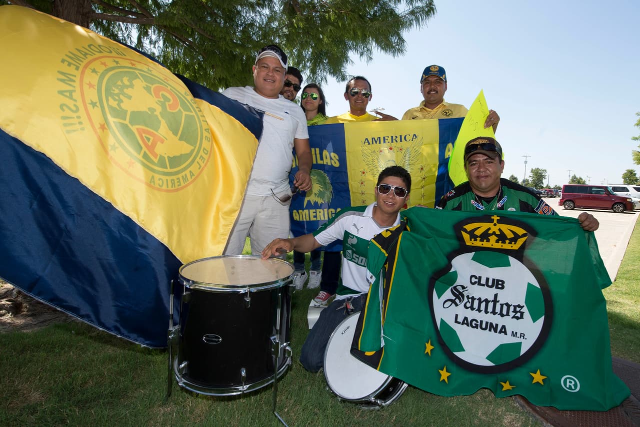 La afición de Santos y América convivieron sin problemas.