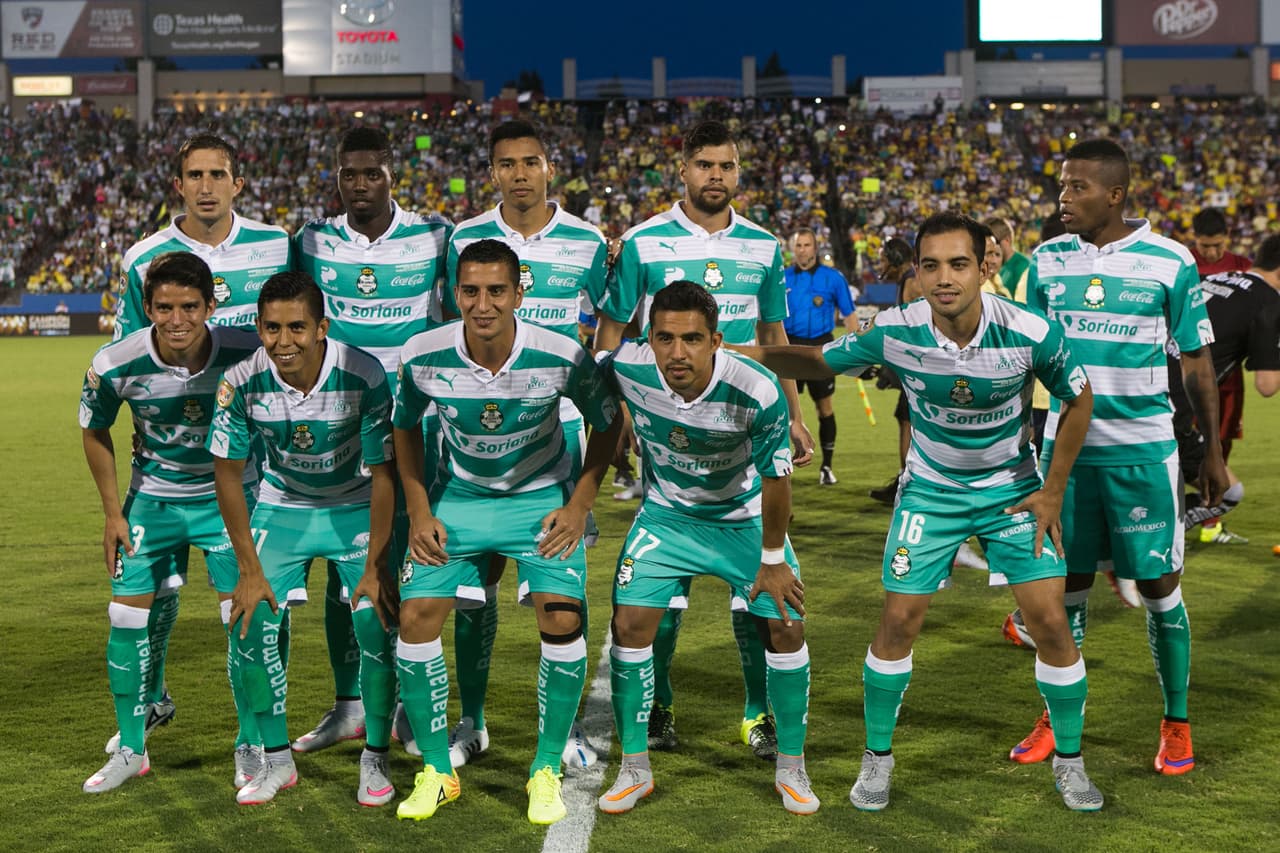 Santos alineó a: Marchesín, Araujo, Izquierdoz, Ceballos, Aldrete, Escoboza, González, Orrantia, Rentería, Tavares y Calderón.