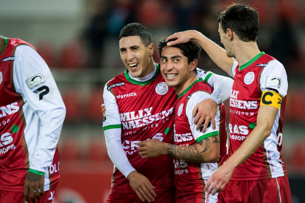 Confirma su fichaje con el Oporto B, en la Segunda División de Portugal y, tras un segundo torneo, deciden cederlo al Royal Excel Mouscron de la Primera División de Bélgica. Actualmente se encuentra en el S.V. Zulte Waregem.