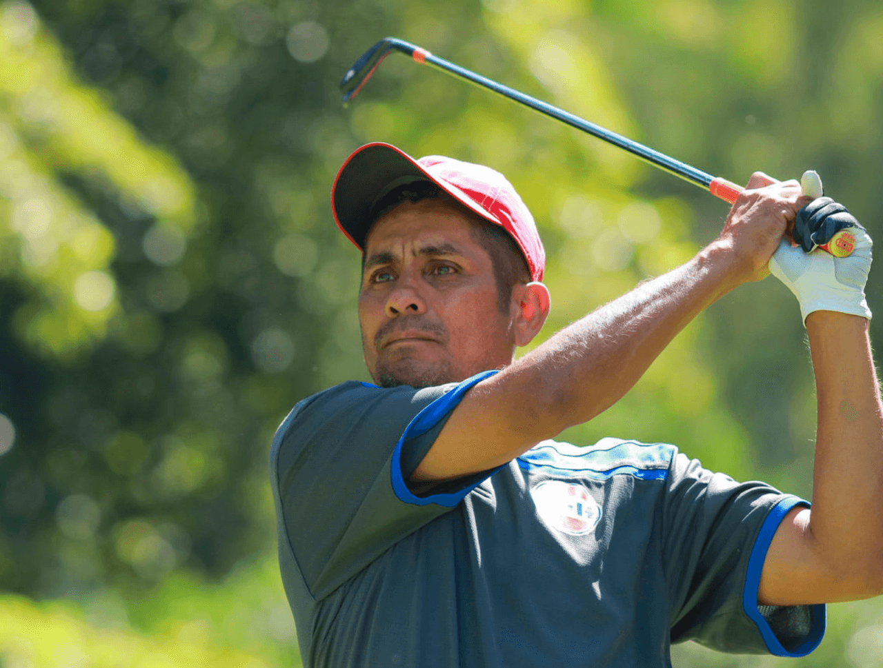 Jorge Campos es al que más le gusta este deporte, ya que ha jugado al lado de Lorena Ochoa.