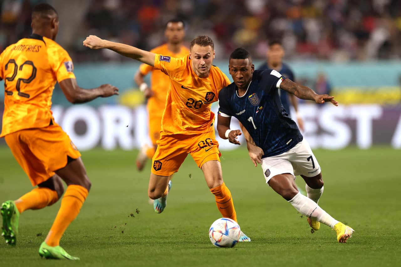 Países Bajos y Ecuador empataron 1-1 en la segunda jornada del Grupo A del Mundial Qatar 2022; Cody Gakpo abrió el marcador al minuto 6 y Enner Valencia lo igualó al 49’.