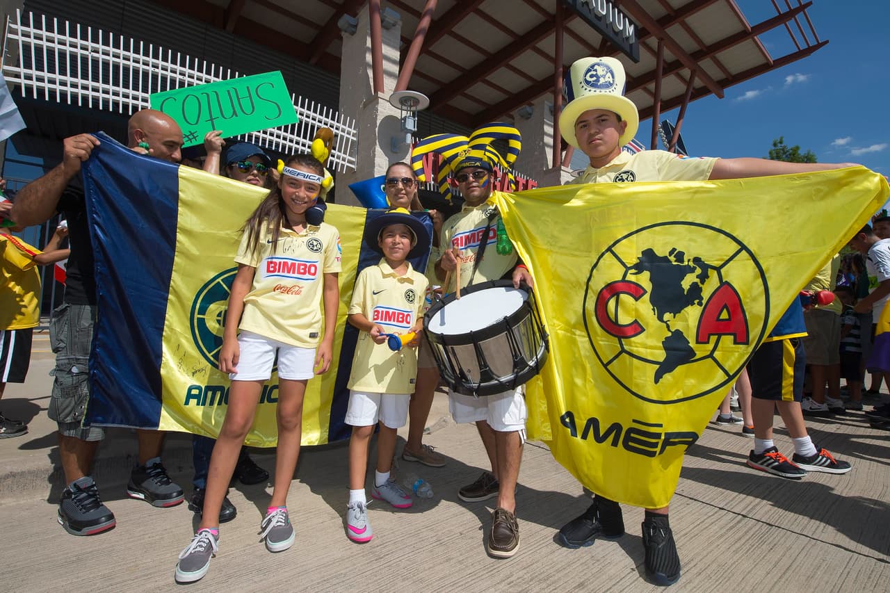 En el otro juego, que definió al Campeón de Campeones, América enfrentó a Santos.