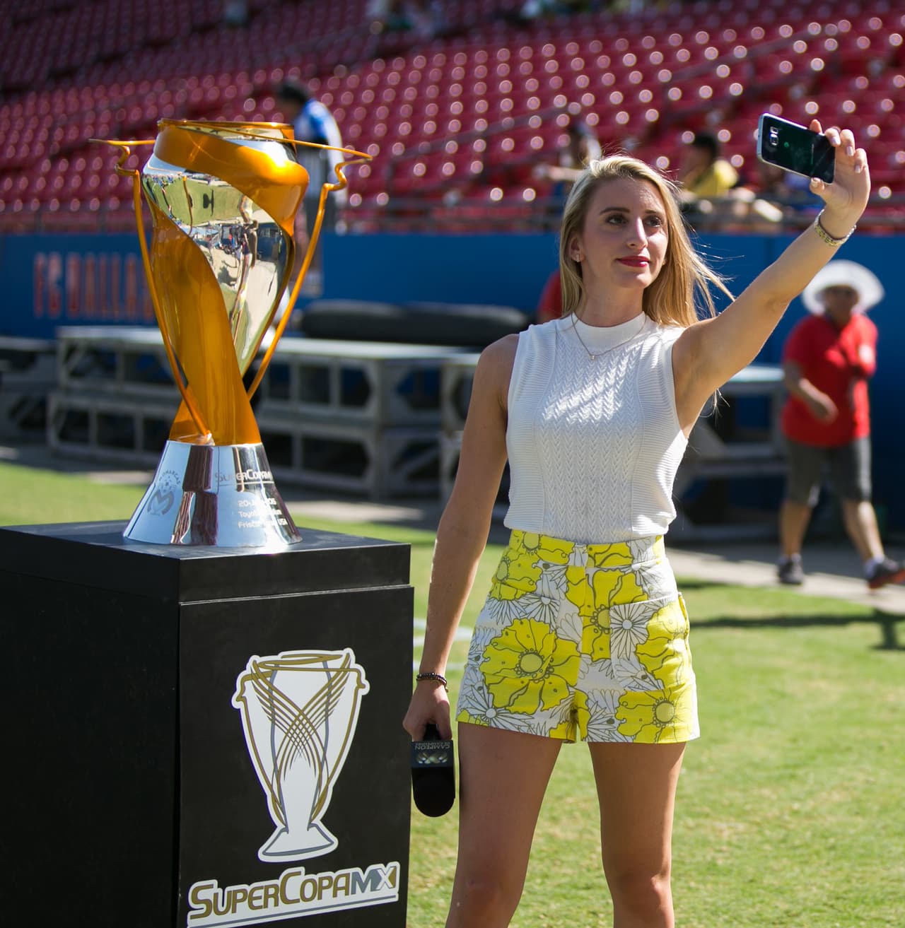 Todos querían la foto con el preciado título.