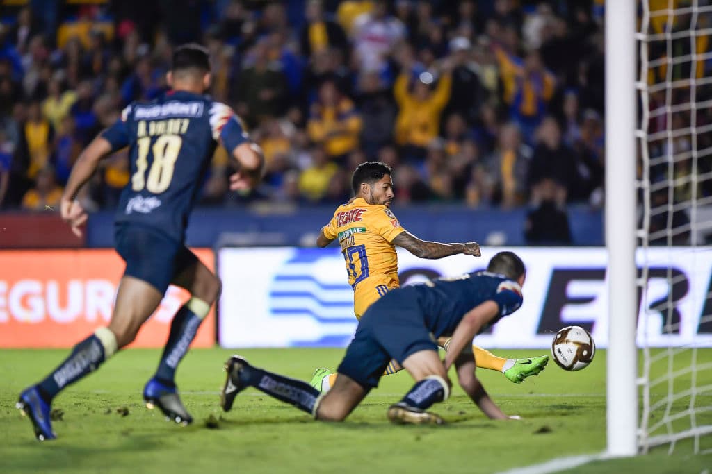 Javier Aquino se convirtió en el tercer máximo goleador de Tigres en Liguilla