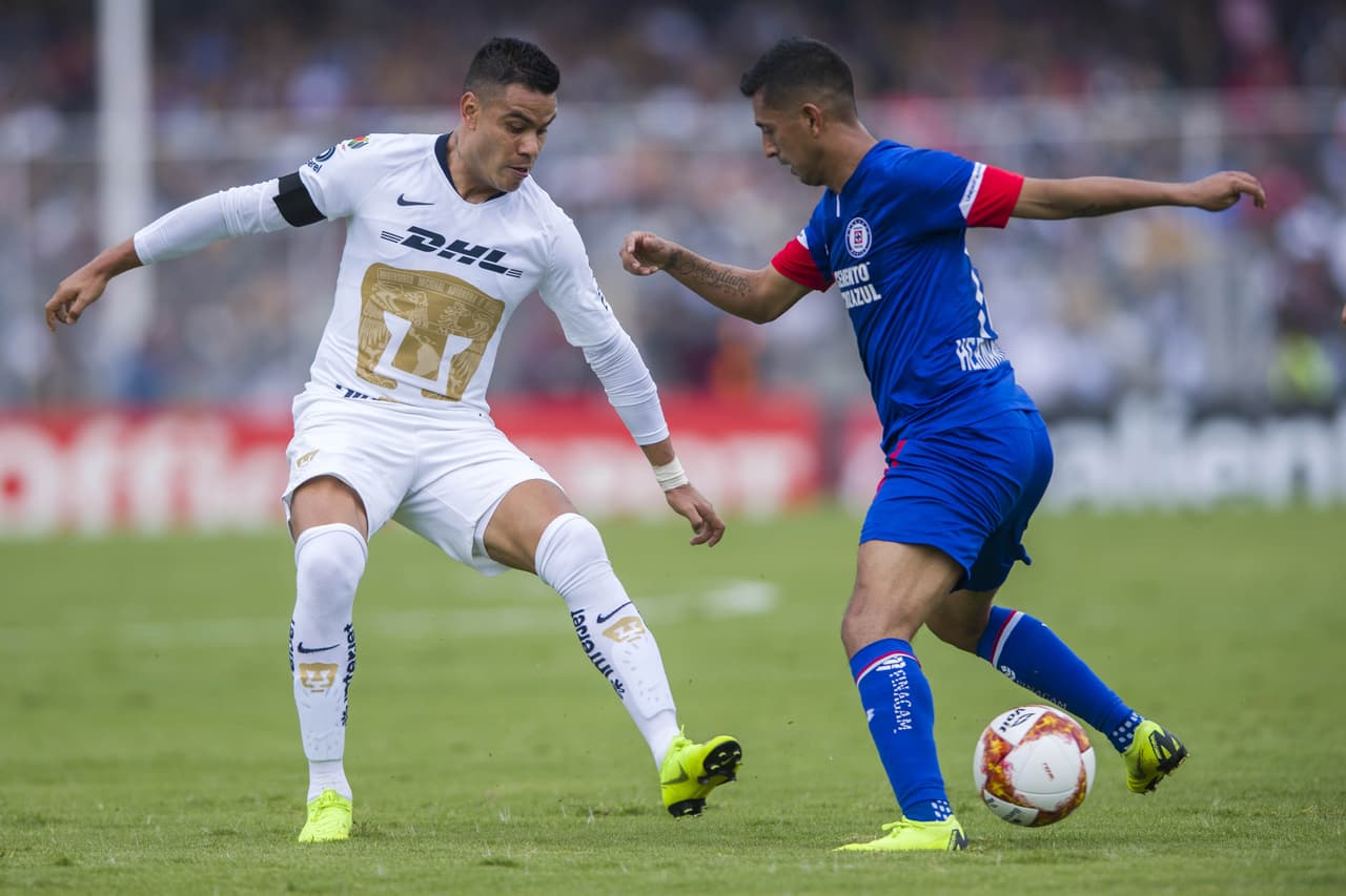 En los últimos 34 duelos entre Pumas y Cruz Azul, el visitante ganó 34 ocasiones, empataron 10 y solo 7 de ellas las ganó el local.