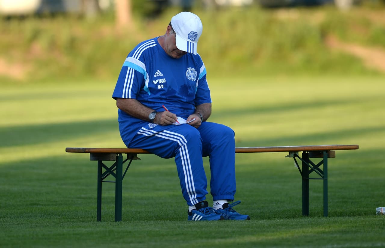 Un año después, Marcelo volvió a parecer en el fútbol cuando asumió como entrenador del Marsella (Francia).