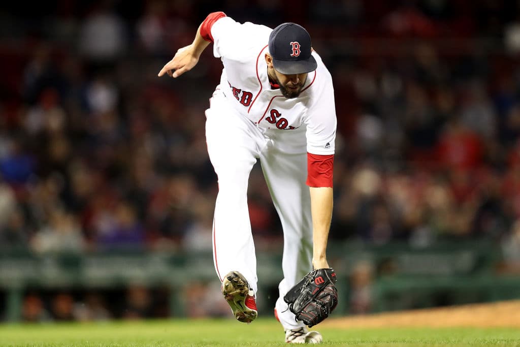 El relevista Matt Barnes batalló un poco para sacar los últimos tres outs pero con la ayuda de una doble matanza pudo resolver el último inning y completar la hazaña.