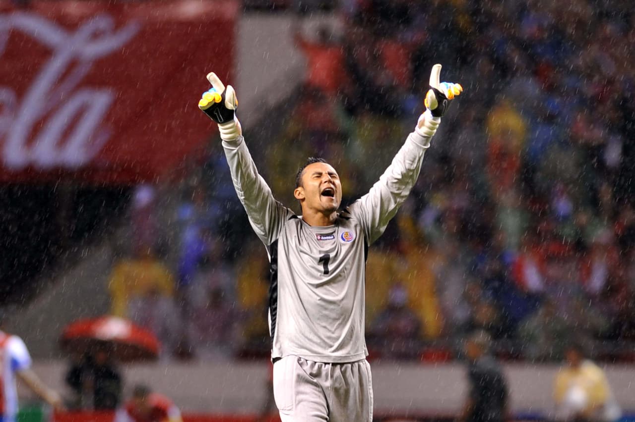 Al tiempo que creció en España, su figura se hizo cada vez más grande con la Selección de Costa Rica y en la Concacaf, donde los 'ticos' hicieron una excelente eliminatoria y quedaron de segundos, un histórico puesto para ese país en el hexagonal final.
