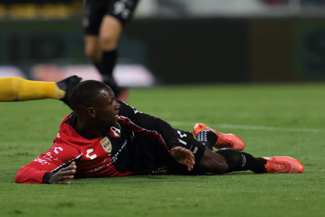 Atlas hizo valer su condición de local en el Estadio Jalisco y lleva ventaja para la vuelta de la Semifinal ante Tigres en el Universitario.