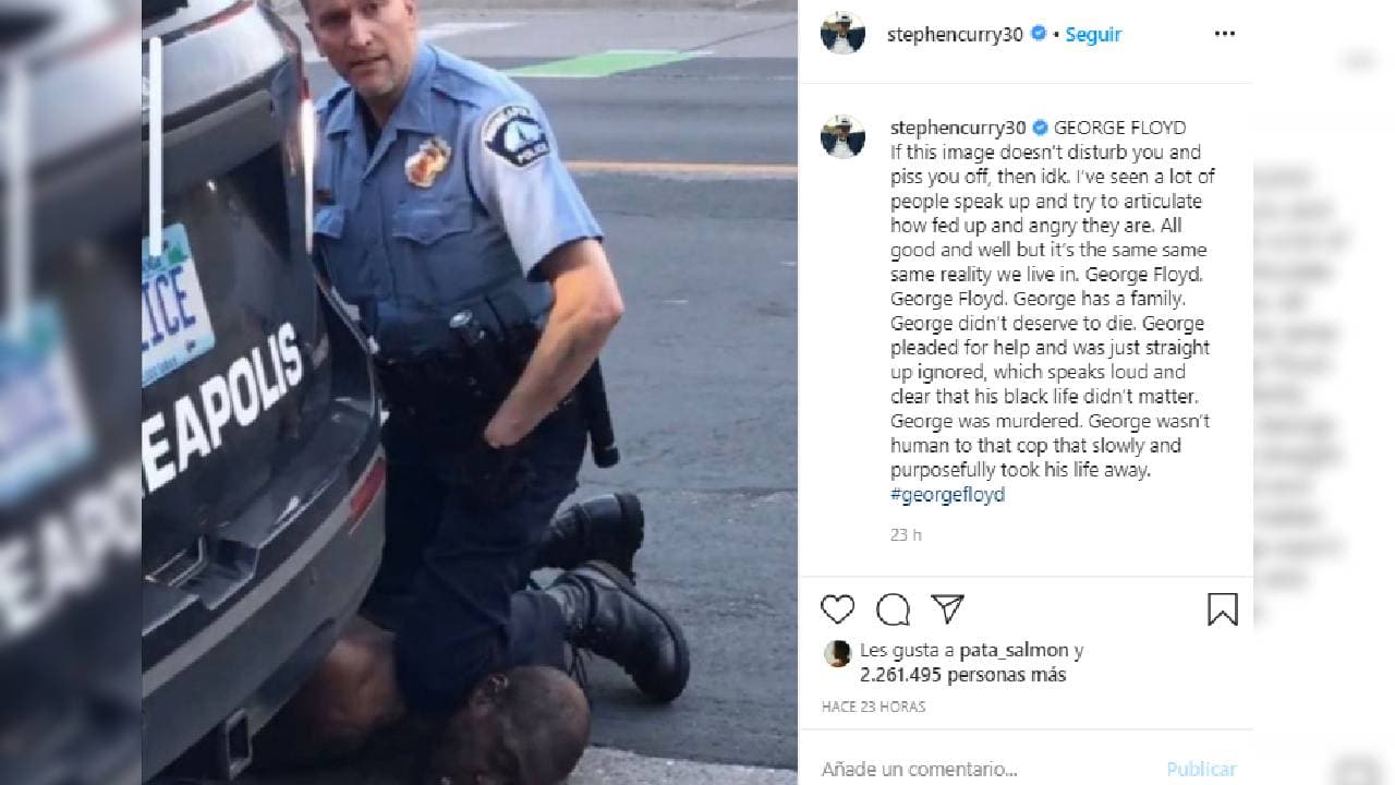 Gorge Floyd fue detenido por intentar pagar con un billete falso de veinte dólares. Falleció en un hospital minutos después de su aprehensión.