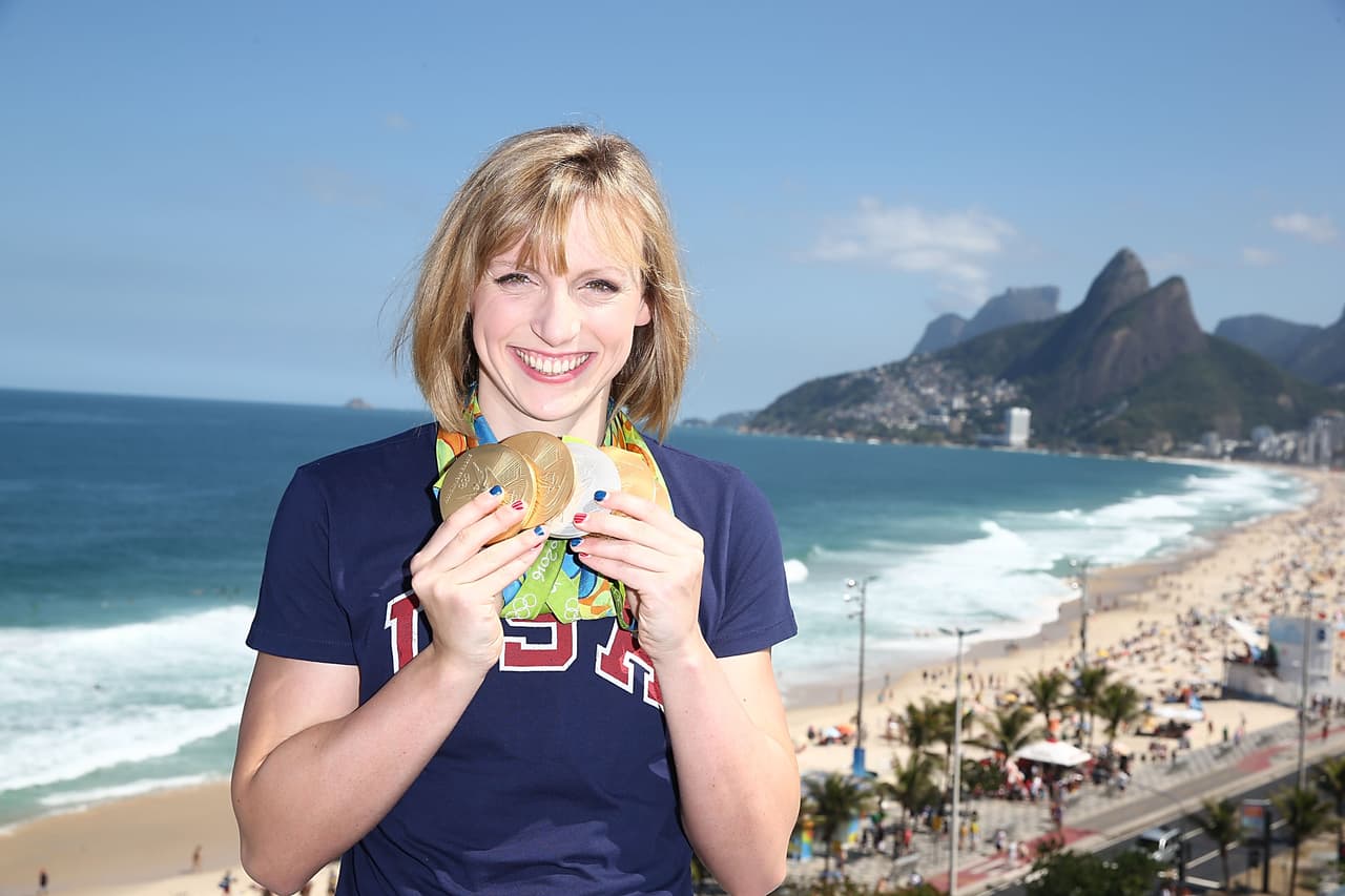 Ledecky y Biles ganaron cinco medallas cada uno; Biles llevará la bandera de Estados Unidos en la ceremonia de clausura.