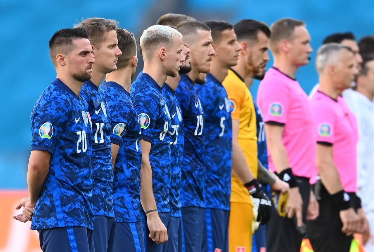 España golea a Eslovaquia 5-0 para asegurar el segundo lugar del grupo y calificar a Octavos en la Euro 2020. Con dos autogoles y tres por parte de Laporte (45+3'), Pablo Sarabia (56') y Ferrán Torres (67'), los españoles se sacan la espina y ahora enfrentarán a Croacia.