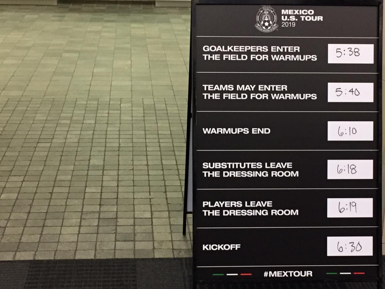 El primer equipo diferente en ocupar el camerino de los Dallas Cowboys es la Selección Mexicana en el AT&T Stadium, previo al amistoso contra Ecuador camino a la Copa Oro.