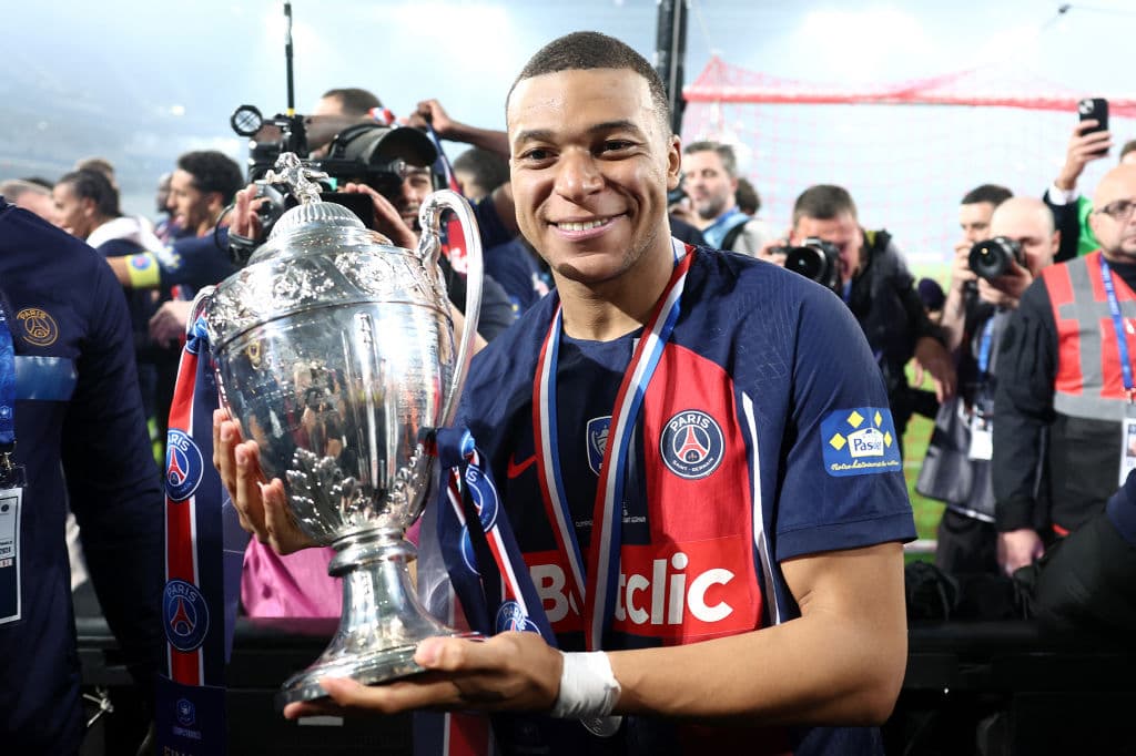 Mbappé, mejor jugador francés de la campaña 2023-24 para France Football