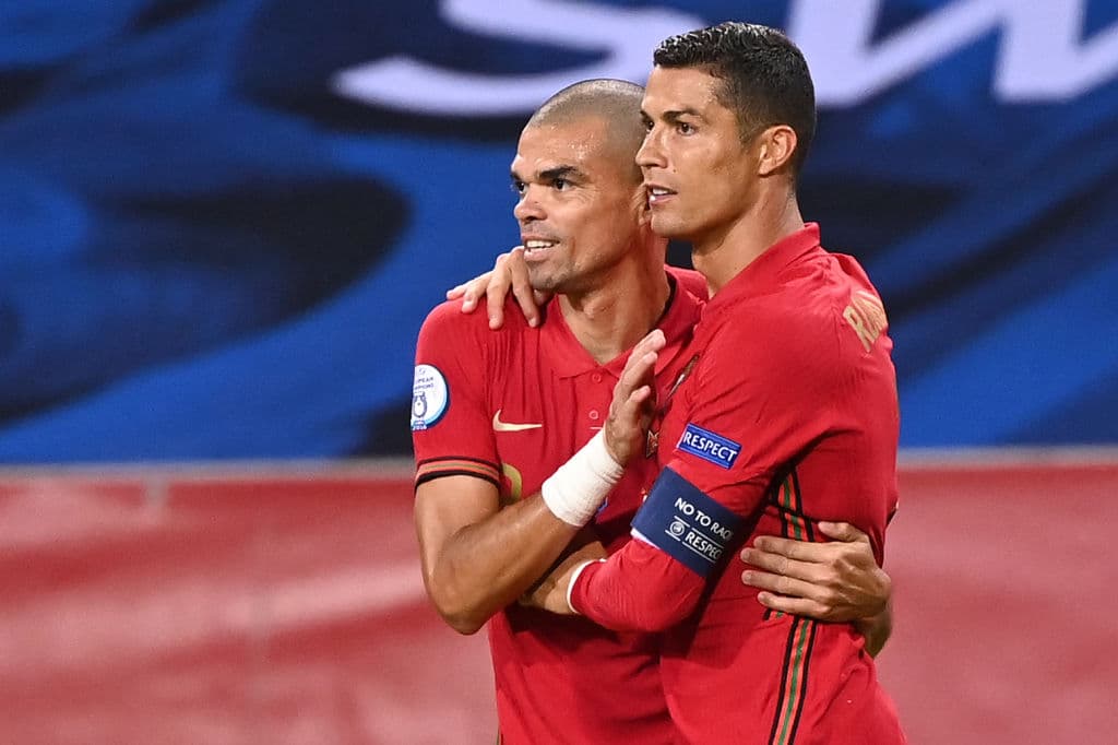 Portugal se impone con dos tantos a Suecia. Cristiano Ronaldo anota doblete y rompe récord en ser el máximo anotador en selecciones europeas de la historia.