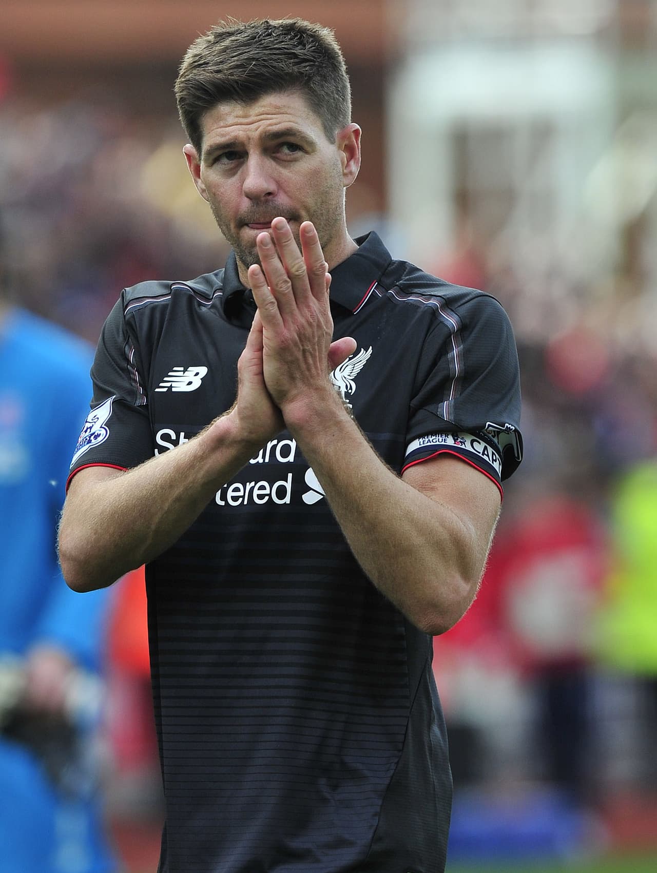 La leyenda advirtió que por ahora analiza las posibilidades de su futuro, pero si bien por ahora deja las canchas, luego de 749 partidos como profesional y 191 goles, es claro que el fútbol tendrá mucho de él para rato.