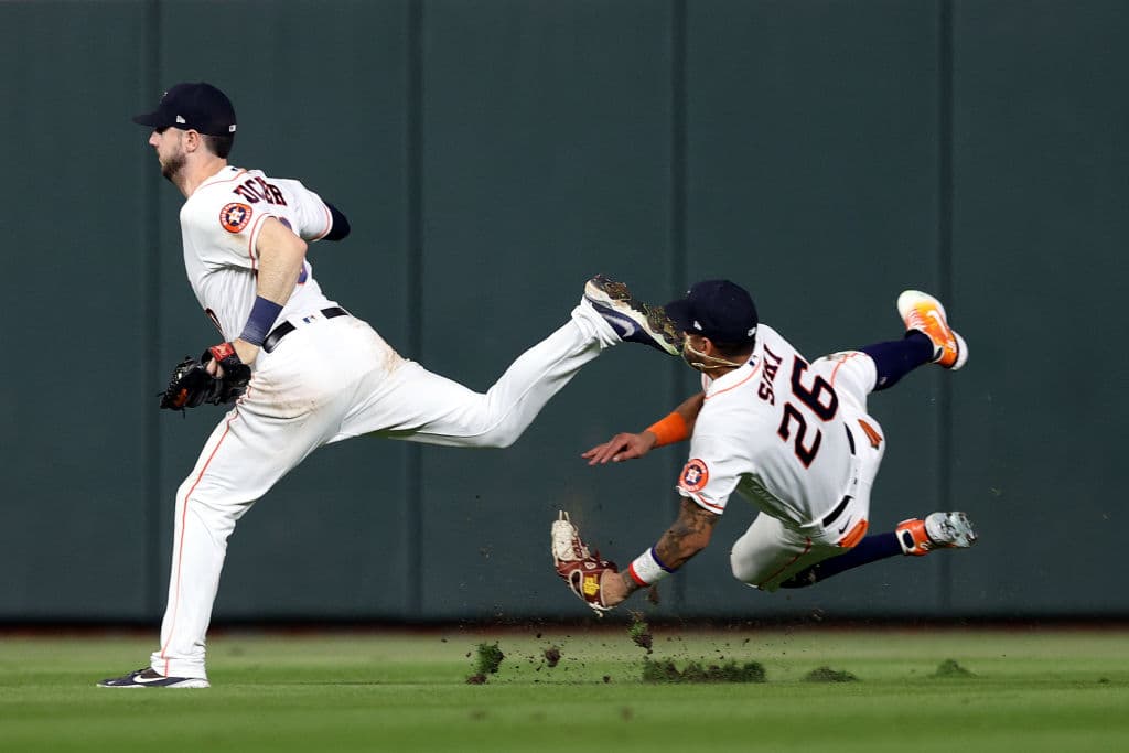 Atlanta Braves llegan a Houston para cerrar la serie y con un marcador de 7-0 a favor ponen la elminitario 4-2 y se quedan con la Serie Mundial.