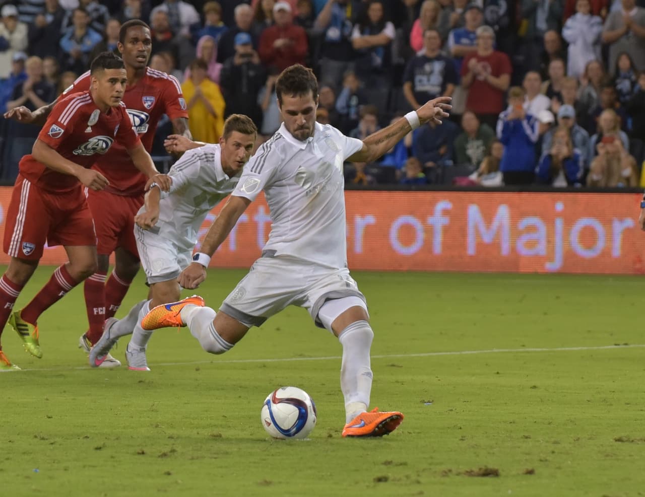 Benny Feilhaber en pláticas para firmar un precontrato fuera de la MLS